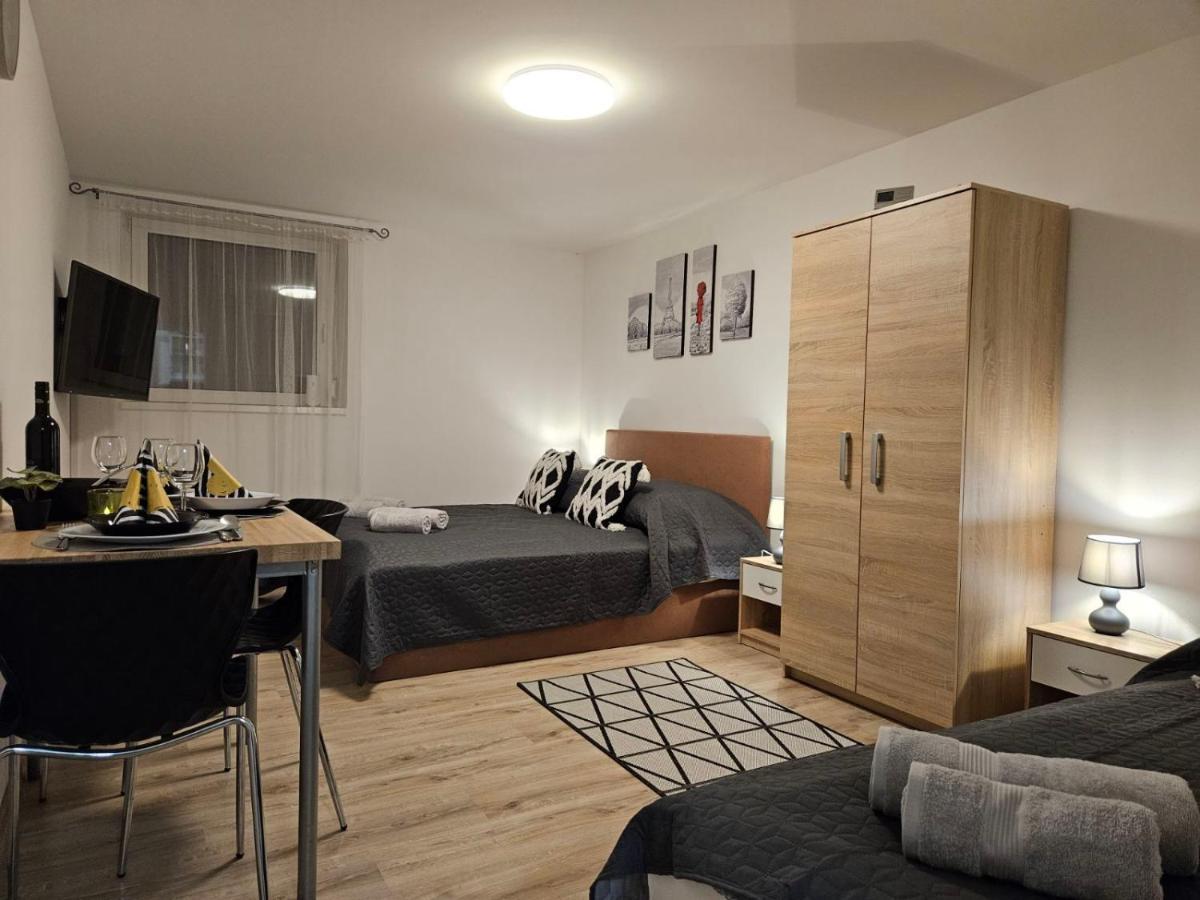 Holiness Apartmanok Szeged Exterior foto