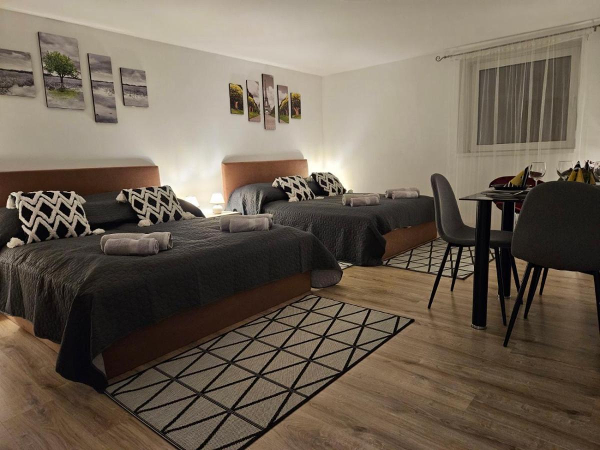 Holiness Apartmanok Szeged Exterior foto