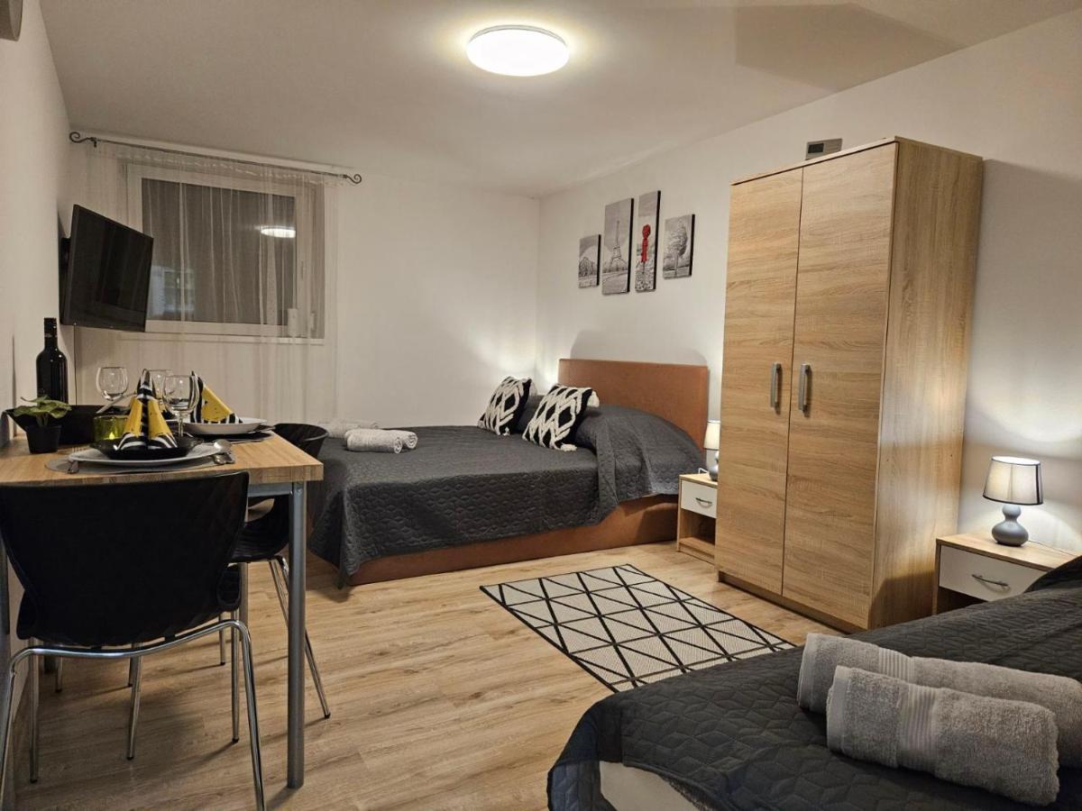 Holiness Apartmanok Szeged Exterior foto